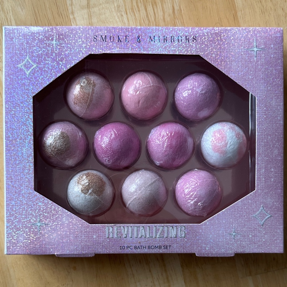 Smoke & Mirrors Revitalizing Bath Bomb Set - Pink and White - Picture 2 of 3